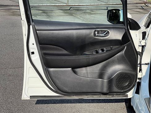 Certified 2025 Nissan Leaf SV Plus FWD image 19