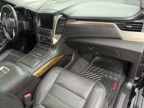 Used 2019 GMC Yukon XL Denali w/ Denali Ultimate Package image 11