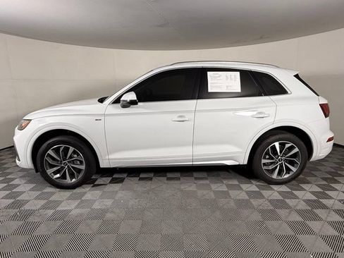 Used 2023 Audi Q5 2.0T Premium Plus w/ Premium Plus Package AWD/4WD image 3