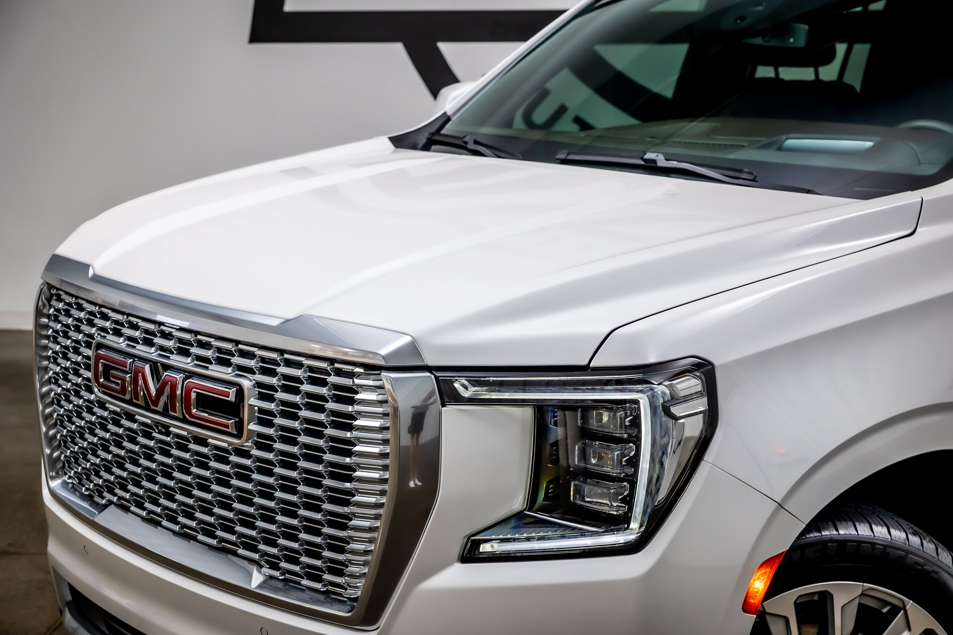 Used 2022 GMC Yukon XL Denali RWD image 21