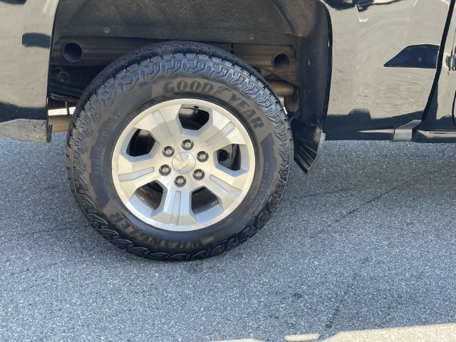 Used 2018 Chevrolet Silverado 1500 LT w/ All Star Edition AWD/4WD image 7