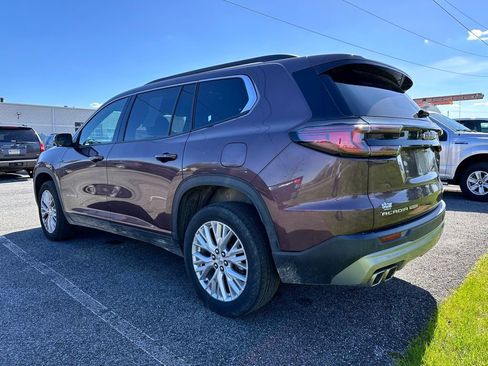 Used 2024 GMC Acadia Elevation w/ Luxury Package AWD/4WD image 3