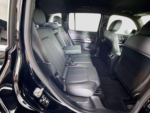 Used 2025 Mercedes-Benz GLB 250 image 22