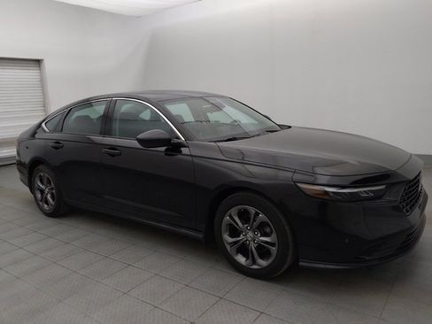 Used 2023 Honda Accord EX image 11