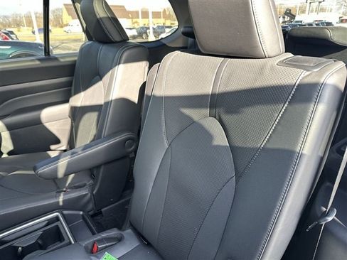 Used 2024 Toyota Grand Highlander XLE image 23