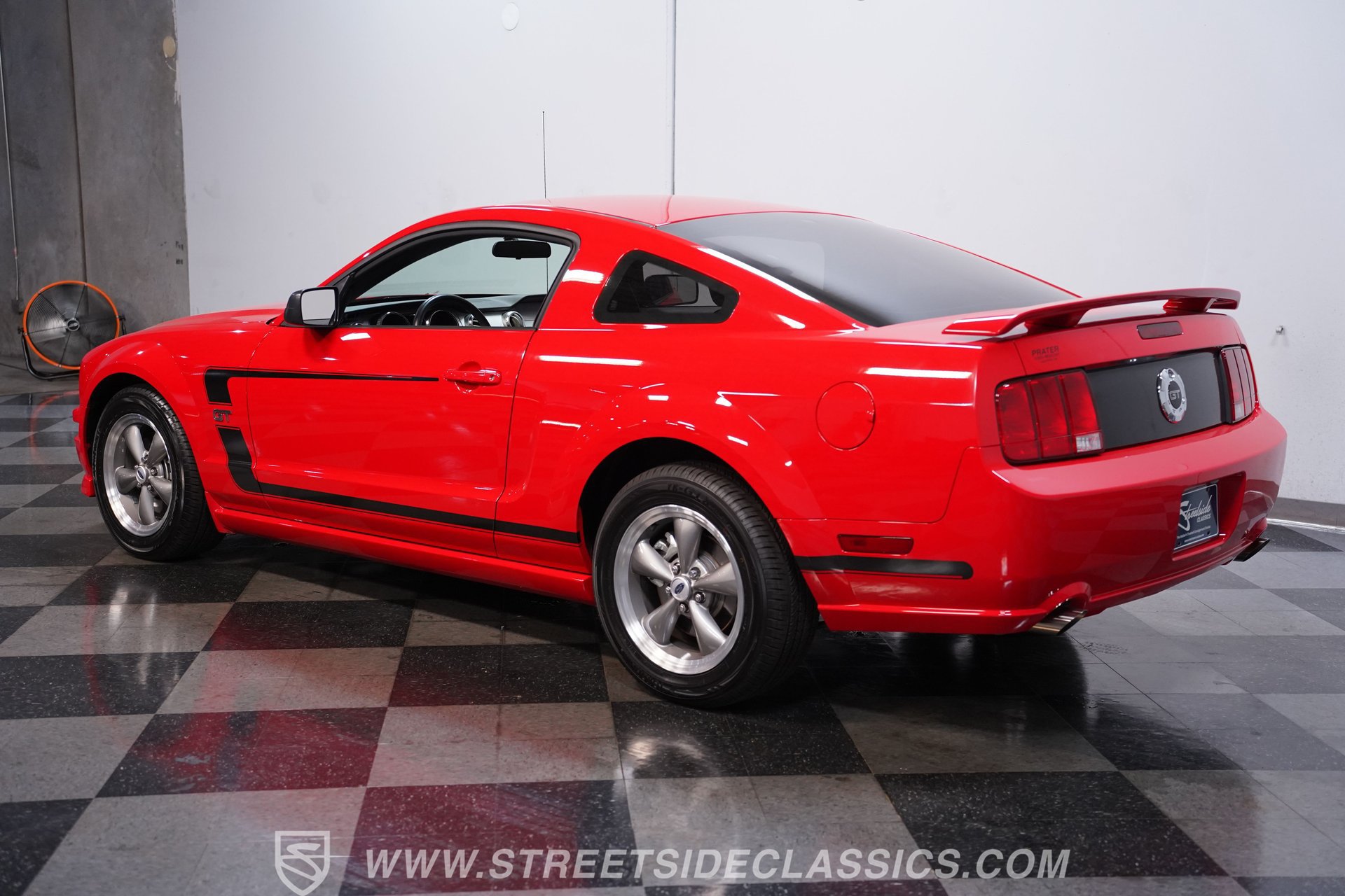 Used 2005 Ford Mustang GT RWD image 7