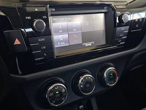 Used 2016 Toyota Corolla L image 8