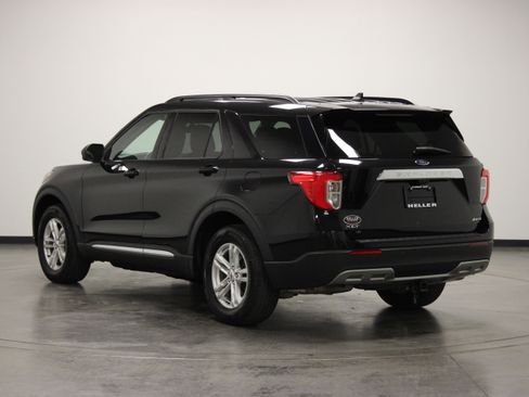 Used 2022 Ford Explorer XLT w/ Equipment Group 202A AWD/4WD image 8