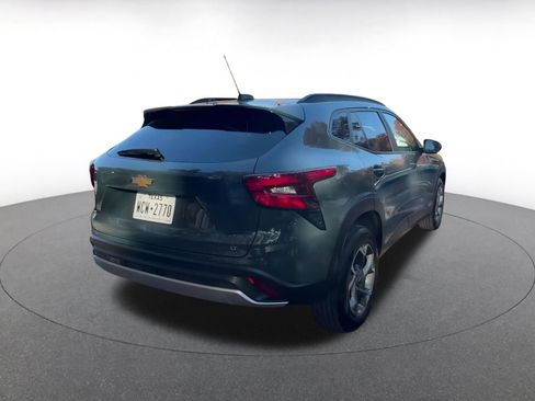 Used 2025 Chevrolet Trax LT image 14