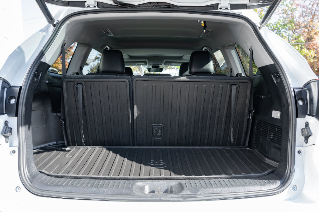 Used 2019 Toyota Highlander XLE AWD/4WD image 8