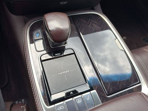 Used 2018 Lexus LS 500 w/ Interior Upgrade Package RWD image 12