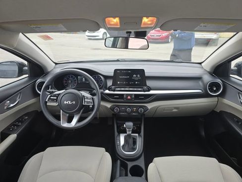 Used 2023 Kia Forte LXS w/ LXS Technology Package FWD image 15