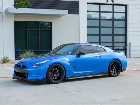 Used 2009 Nissan GT-R Premium AWD/4WD image 1