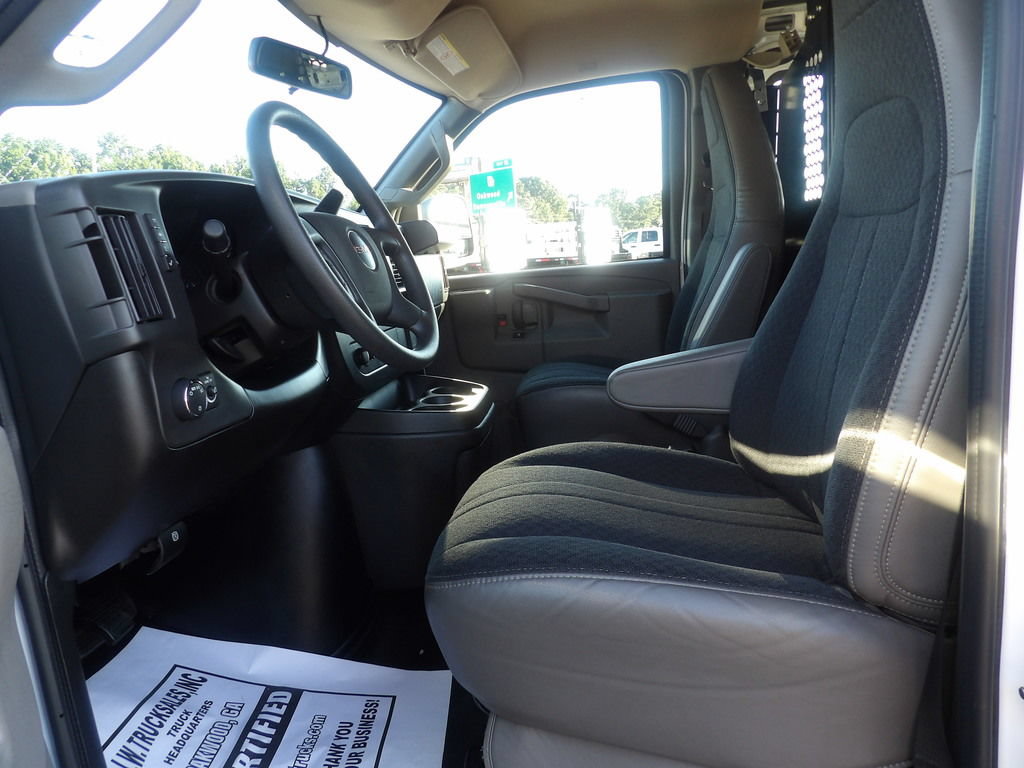 Used 2025 GMC Savana 2500 w/ Driver Convenience Package RWD image 17