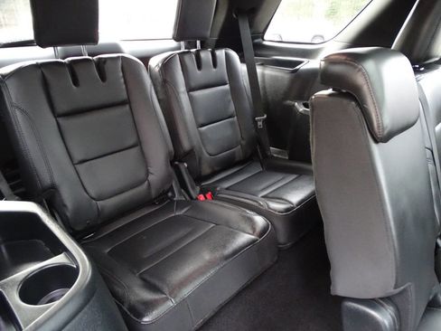 Used 2019 Ford Explorer XLT w/ Equipment Group 202A image 47