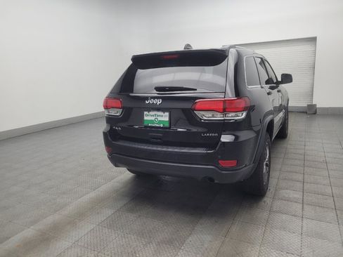 Used 2020 Jeep Grand Cherokee Laredo w/ 18" Wheel & 8.4" Radio Group AWD/4WD image 9