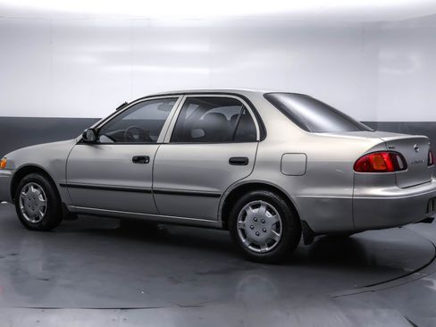 Used 2000 Toyota Corolla VE image 3