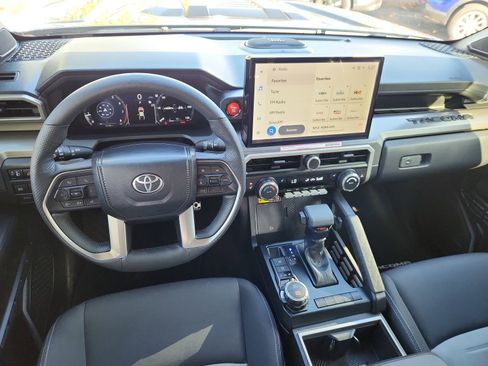 Used 2024 Toyota Tacoma TRD Sport image 9