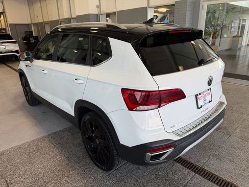 Used 2024 Volkswagen Taos SE AWD/4WD image 8