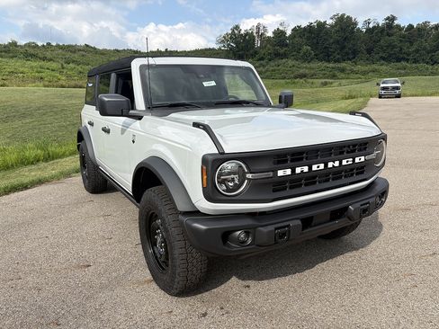 New 2026 Ford Bronco Big Bend w/ Black Diamond Package AWD/4WD image 7