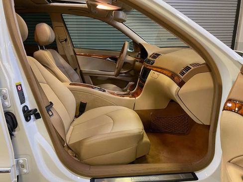 Used 2008 Mercedes-Benz E 350 Sedan image 26