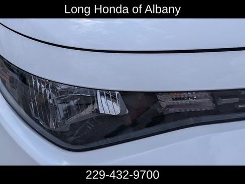 Used 2025 Kia Soul LX FWD image 3