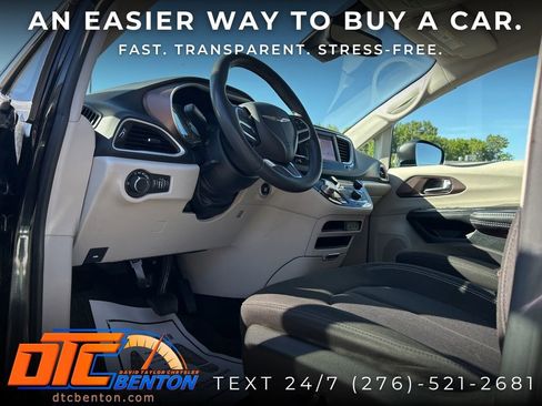 Used 2023 Chrysler Voyager LX FWD image 12
