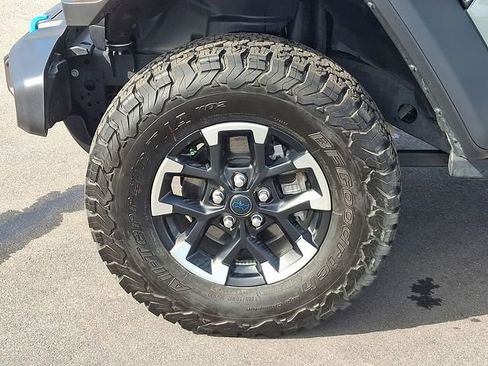 Used 2025 Jeep Wrangler Unlimited Rubicon 4xe w/ Safety Group AWD/4WD image 8