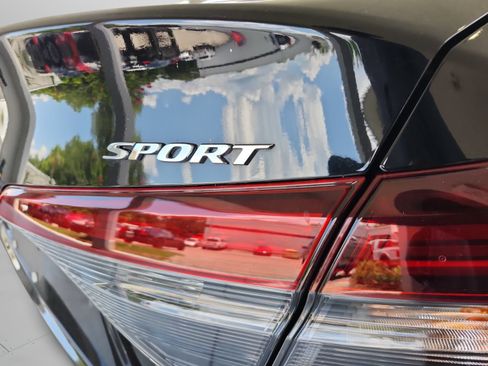 Used 2025 Honda Civic Sport image 31