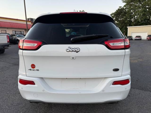 Used 2017 Jeep Cherokee Overland w/ Technology Group AWD/4WD image 6