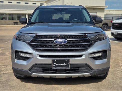 Used 2020 Ford Explorer XLT w/ Equipment Group 202A RWD image 2