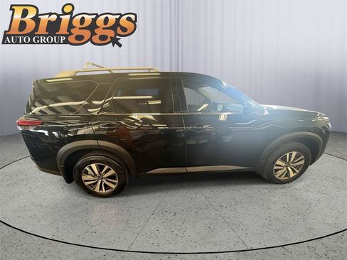 Used 2025 Nissan Pathfinder SL FWD image 7