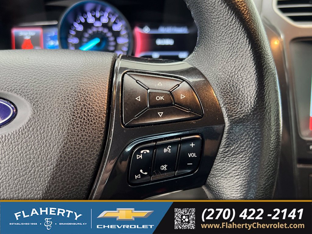 Used 2018 Ford Explorer XLT w/ Equipment Group 202A AWD/4WD image 26