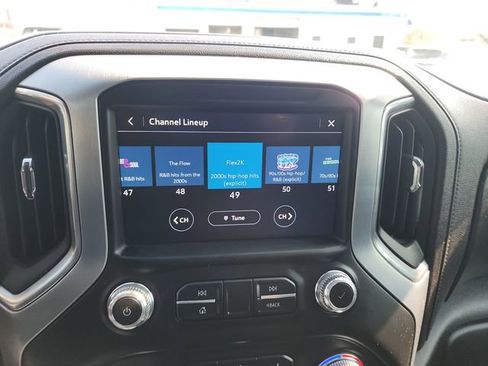 Used 2023 GMC Sierra 2500 SLT w/ SLT Preferred Package image 23