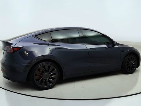 Used 2024 Tesla Model Y Performance AWD/4WD image 7