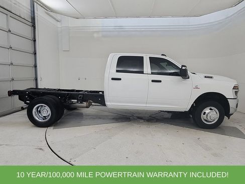 New 2026 RAM 3500 Tradesman w/ Chrome Appearance Group A AWD/4WD image 9