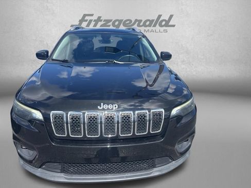 Used 2019 Jeep Cherokee Latitude Plus w/ Comfort/Convenience Group FWD image 2