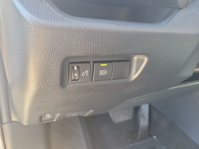 Used 2025 Toyota RAV4 XLE AWD/4WD image 24