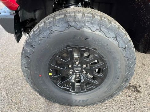 New 2025 Ford Bronco Raptor image 10