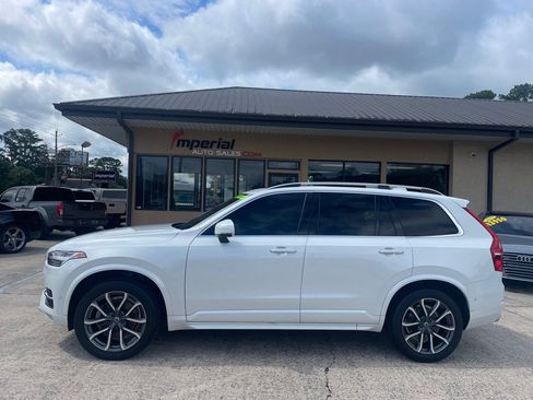 Used 2017 Volvo XC90 T6 Momentum w/ Vision Package AWD/4WD image 2