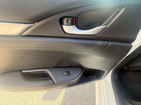 Used 2020 Honda Civic Touring image 18