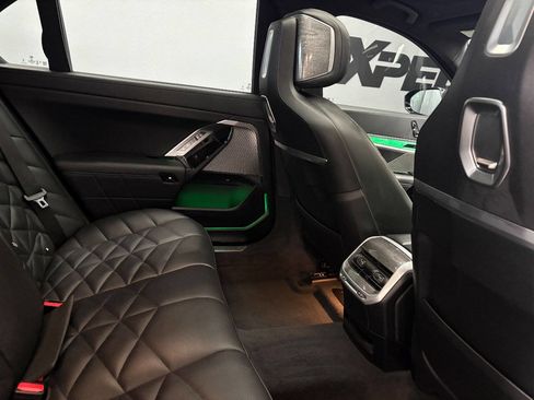 Used 2025 BMW 740i w/ Premium Package image 77