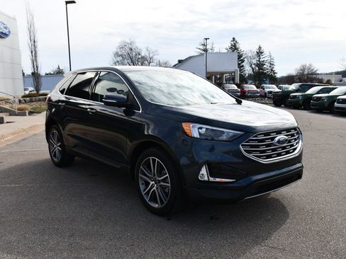 Used 2022 Ford Edge Titanium w/ Class II Trailer Tow Package image 9