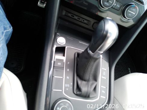 Used 2019 Volkswagen Tiguan S image 10