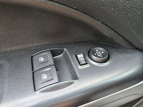 Used 2022 Chevrolet Colorado LT w/ Fleet Safety Package RWD image 33