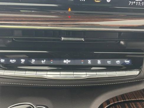 Used 2022 Cadillac Escalade ESV Premium Luxury image 41