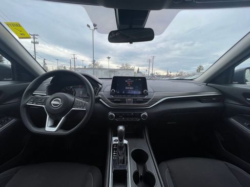 Used 2025 Nissan Altima 2.5 SV image 28