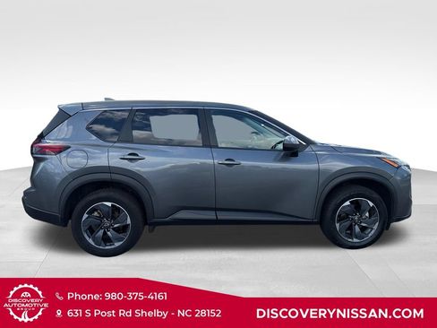 Certified 2025 Nissan Rogue SV FWD image 5