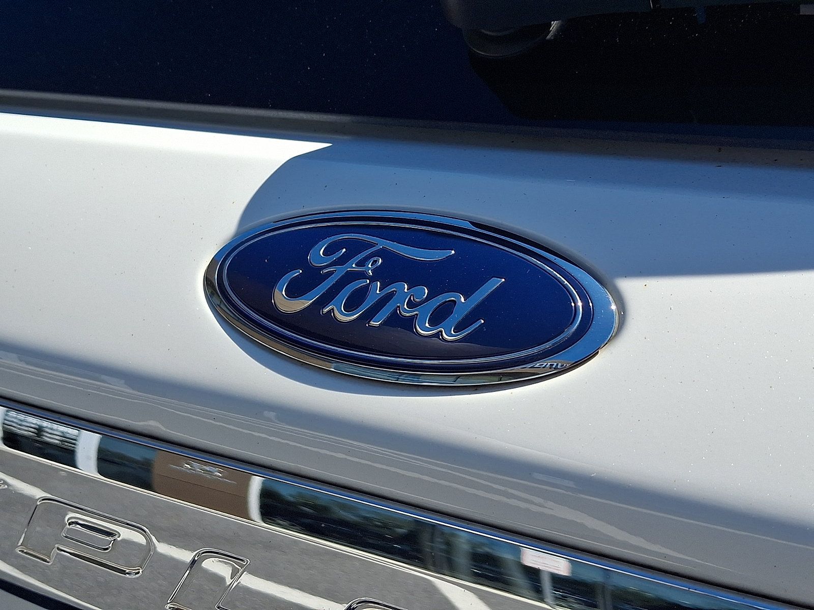 Used 2020 Ford Explorer XLT w/ Equipment Group 202A AWD/4WD image 33