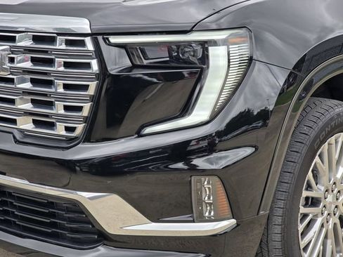 Used 2024 GMC Acadia Denali FWD image 7